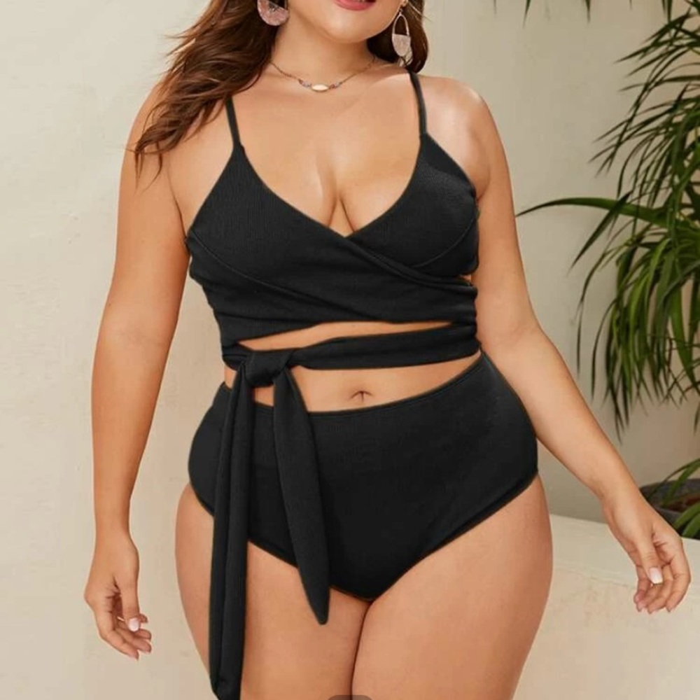 Shein swim suit top size 2XL TOP ONLY